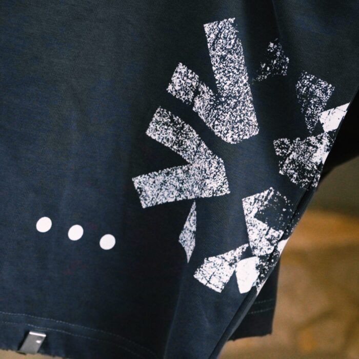 趙翊帆 X SIMON.co LOGO 薄長Tee：圖片 3